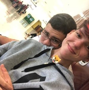 Meet your Posher, Max